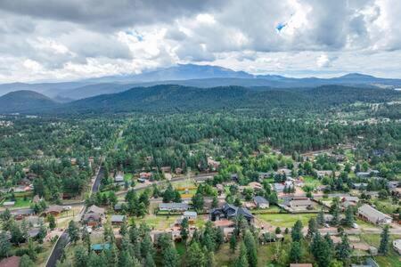 Cabin~Views~Heart Of Town~W&D~Fireplace~Kitchen Уудланд Парк Екстериор снимка