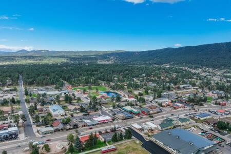 Cabin~Views~Heart Of Town~W&D~Fireplace~Kitchen Уудланд Парк Екстериор снимка